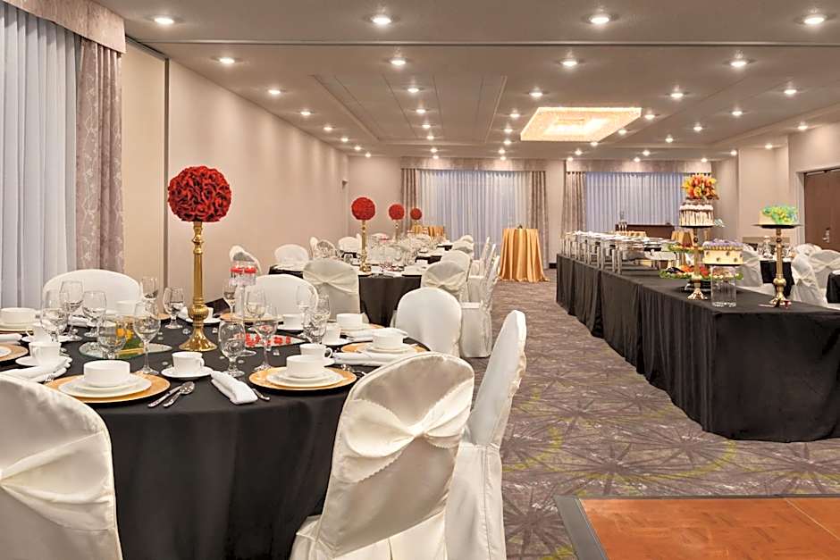 Ramada by Wyndham St Paul AB