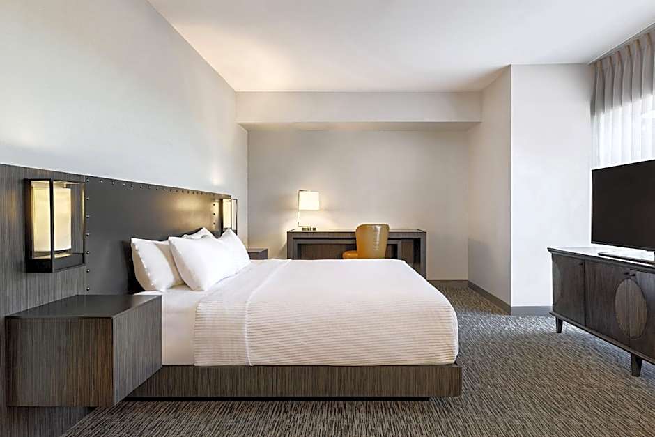 THE SOUTHLAKE HOTEL