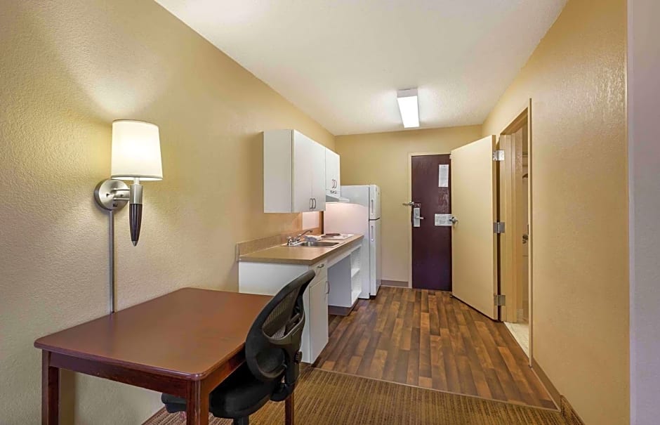 Extended Stay America Suites - Cleveland - Brooklyn