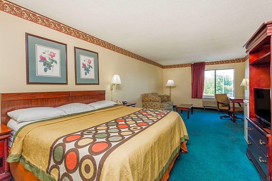 Super 8 by Wyndham Piedmont Greenville Area