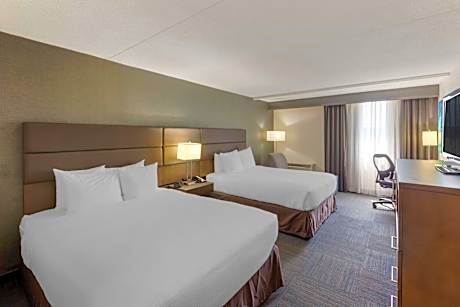 Queen Room with Two Queen Beds and Walk-In Shower - Mobility Accessible