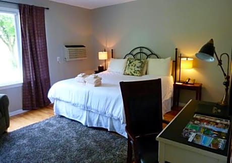 Standard King Room