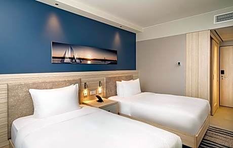 Twin Room with Harbor View