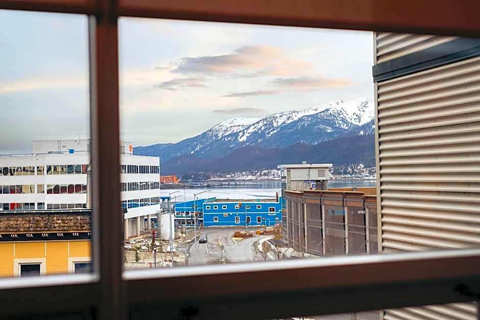 Silverbow Inn Hotel & Suites