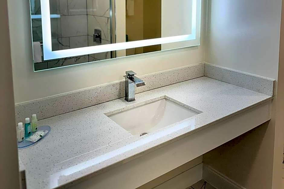 Quality Inn Creekside - Downtown Gatlinburg