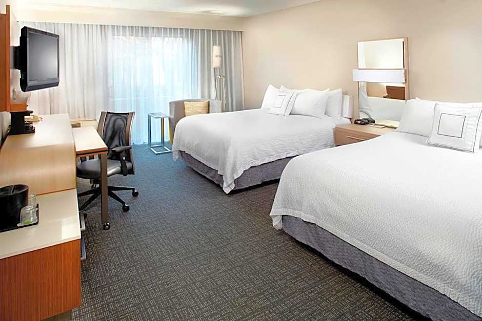 Photo 1 of 1 of 2 Queen Beds, Hearing Accessible