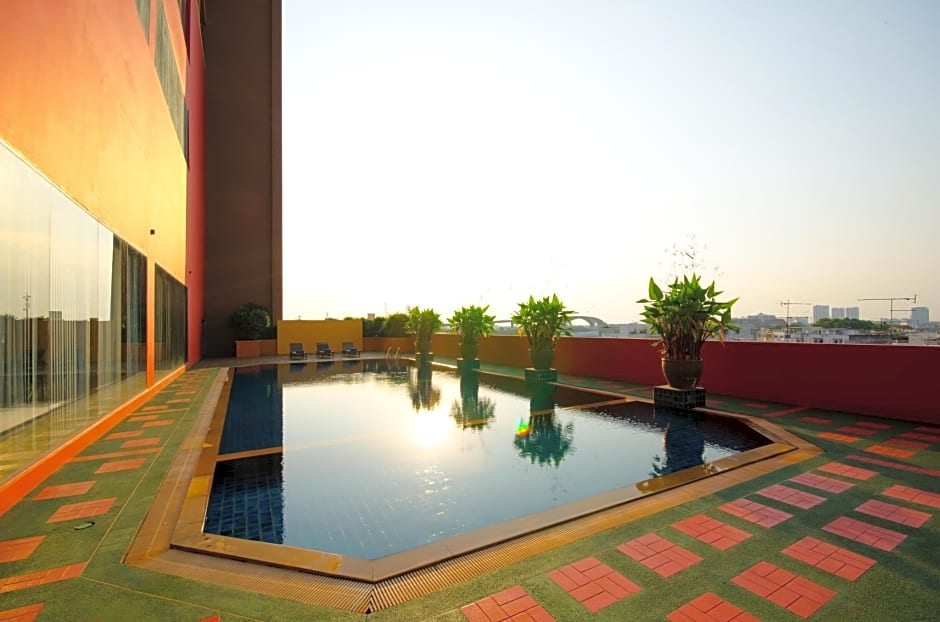 TONGTARA RIVERVIEW HOTEL