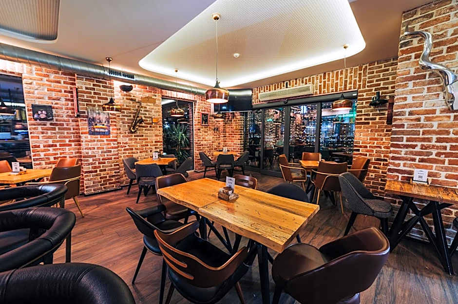 Urbanista Hotel & Bar