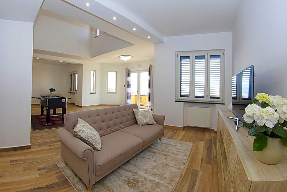 Villa C Luxury Estate