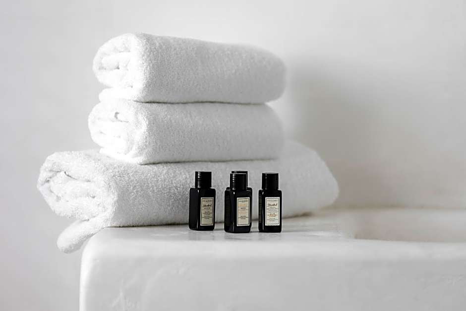 Gran Via Alsancak ( Boutique Hotel )