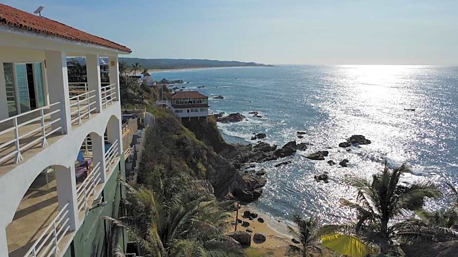 Hotel Luz de Mar ' right on the beach