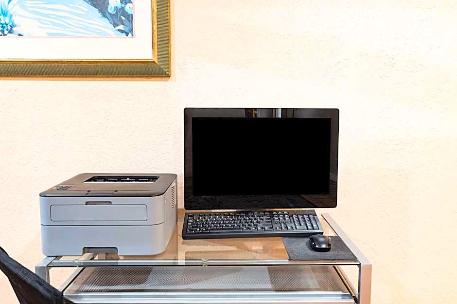 Days Inn by Wyndham Del Rio