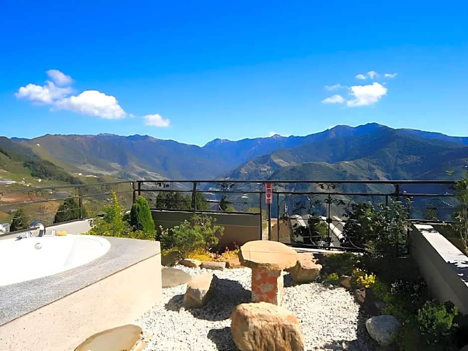 Chunjing Hill View Villa