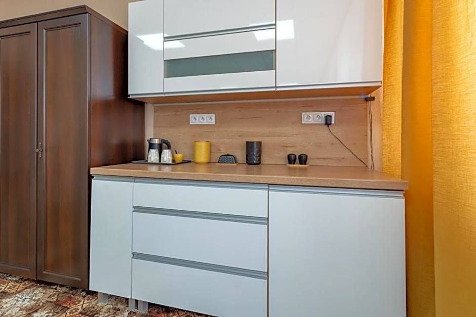 Hostelio - Tanie i komfortowe pokoje, parking, sklep na miejscu