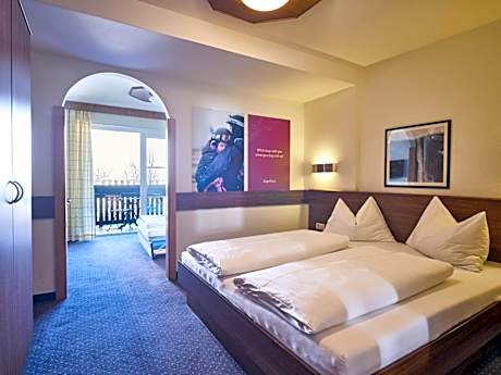 Double Room (2 Adults + 2 Child )