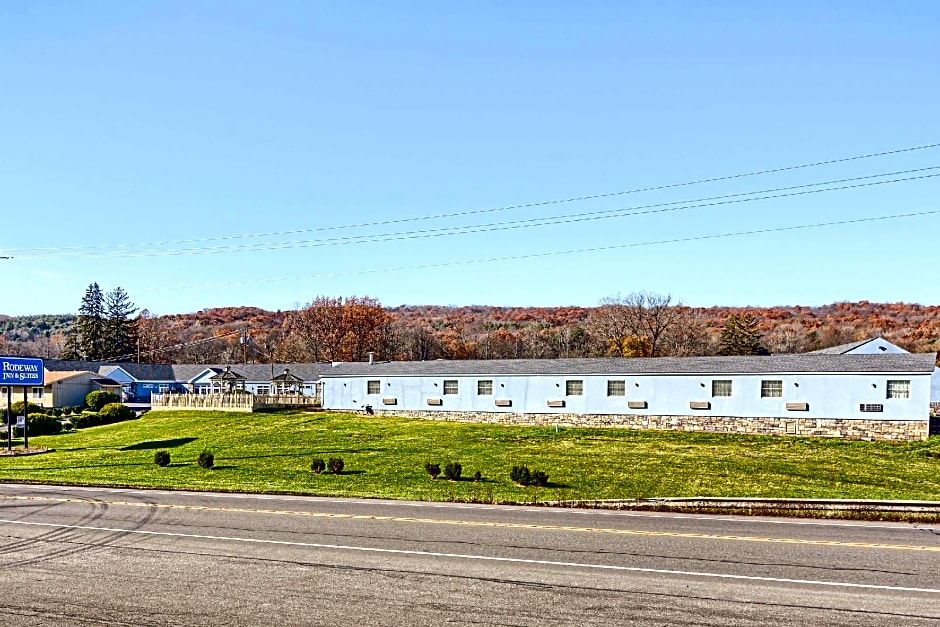 Rodeway Inn & Suites
