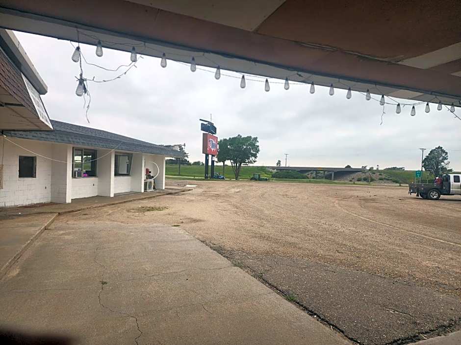 1st Inn By OYO Quinter Hwy 70 KS