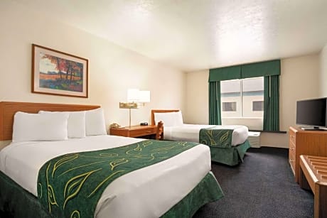 2 Double Beds Non-Smoking
