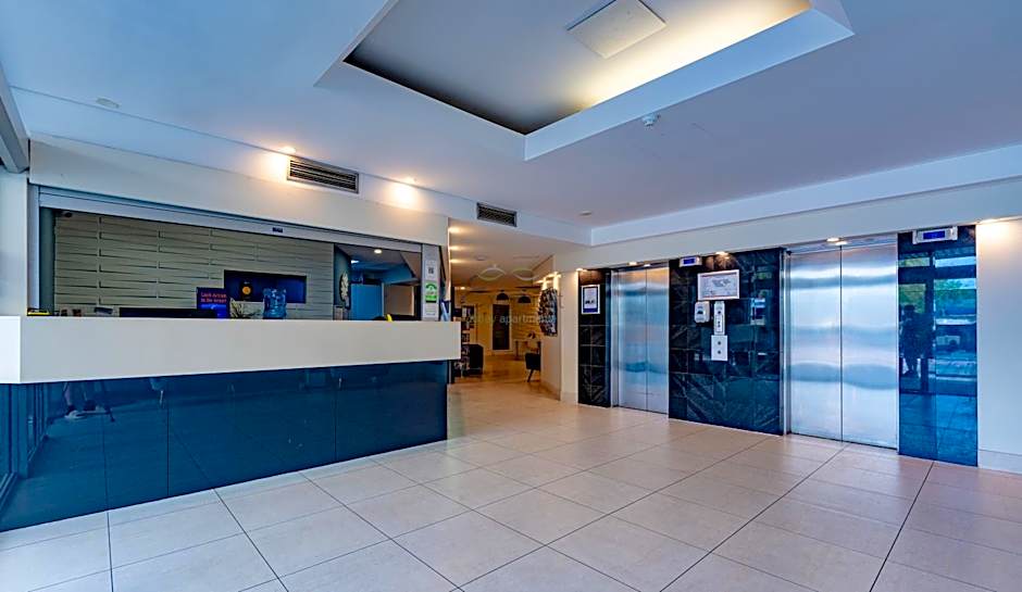 Abbey On Roma Hotel & Apartments