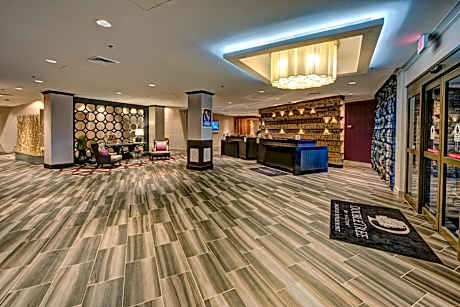 DoubleTree By Hilton Decatur Riverfront