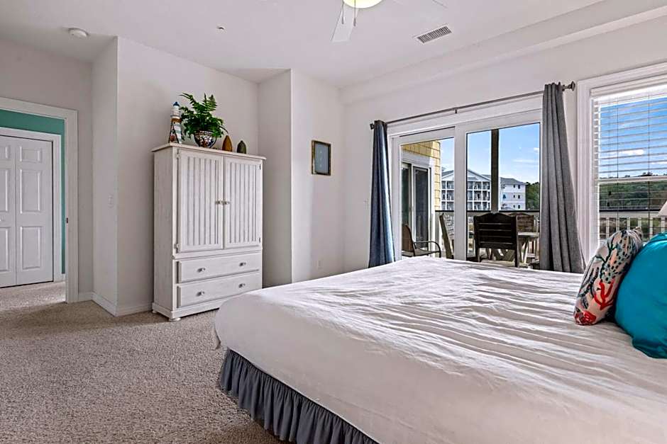 Hamilton Cay at Bermuda Bay by Kees Vacations