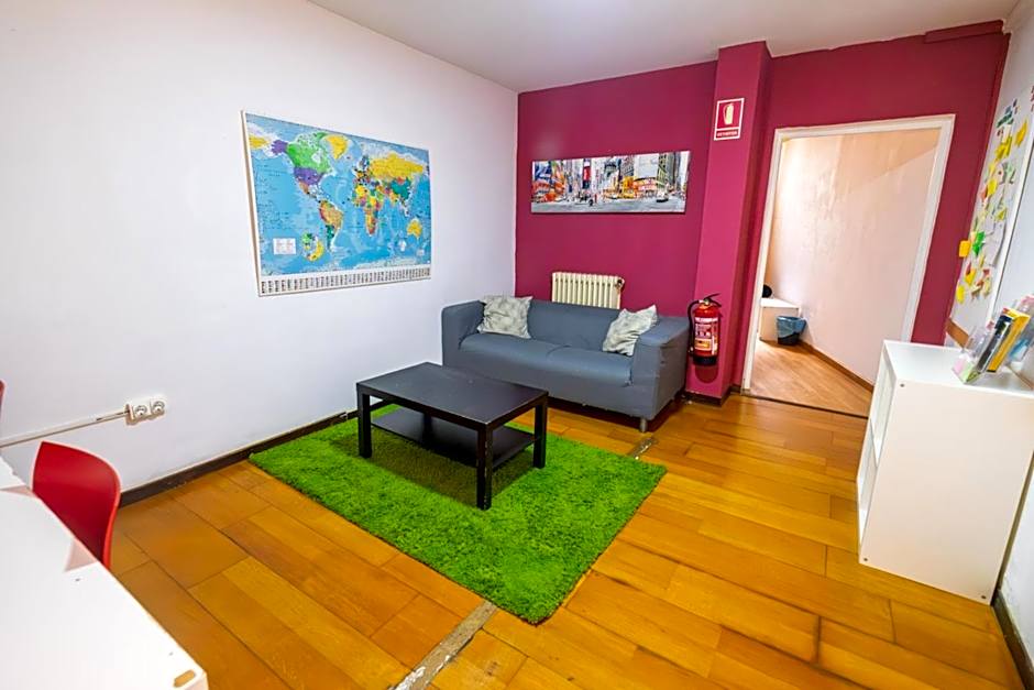 Diagonal House Hostel