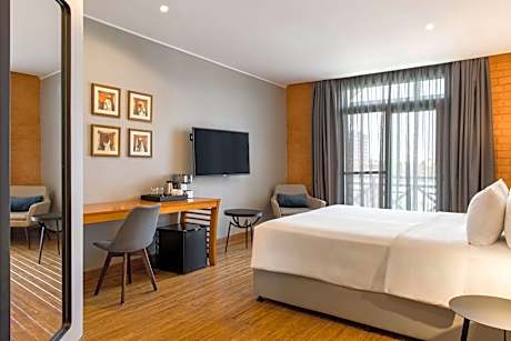 Premium Room with Balcony and Lake View