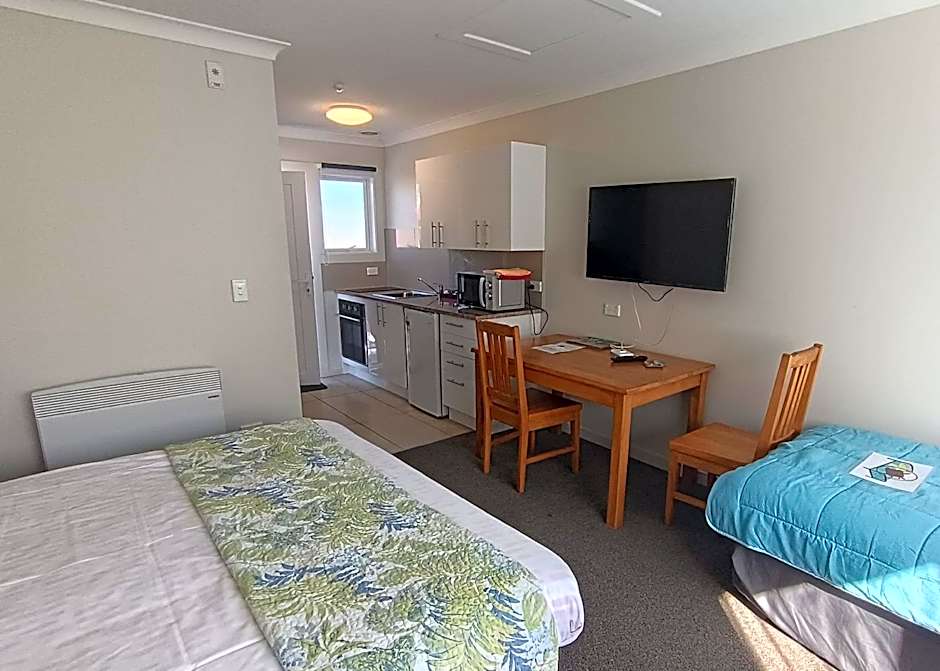 Bayfield Motel and Apartment