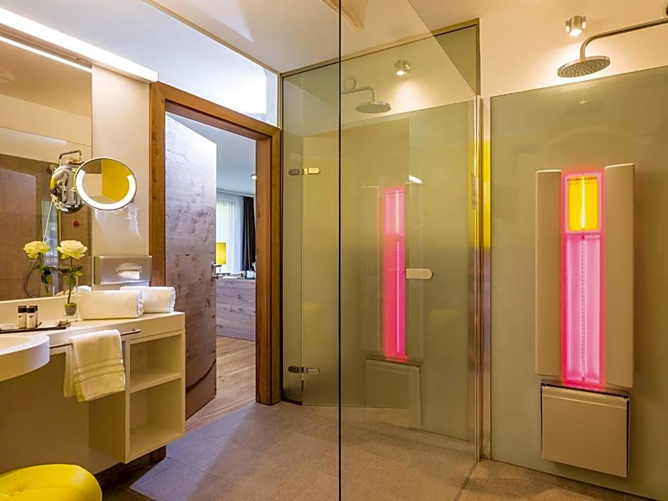 DAS SIEBEN - Adults Only