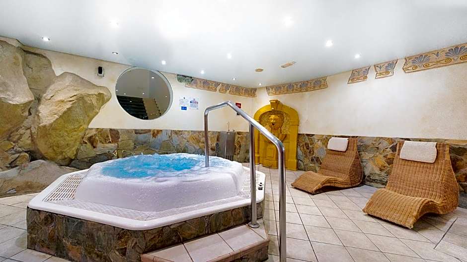 BULL Eugenia Victoria & SPA