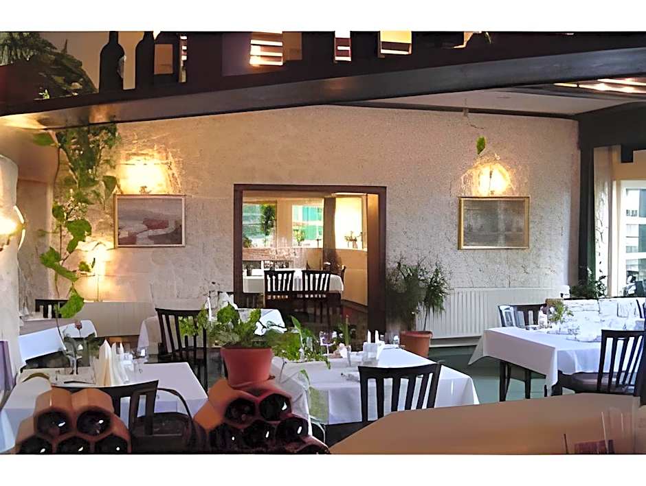 Hotel & Restaurant 5 Linden