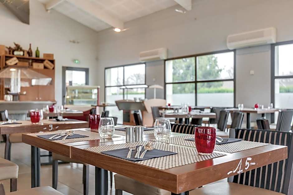 Hôtel Restaurant AKENA La Brède