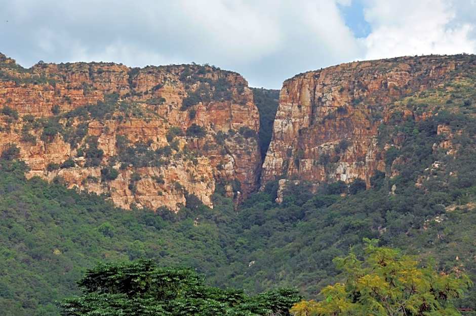 Safari Hotel & Convention Centre