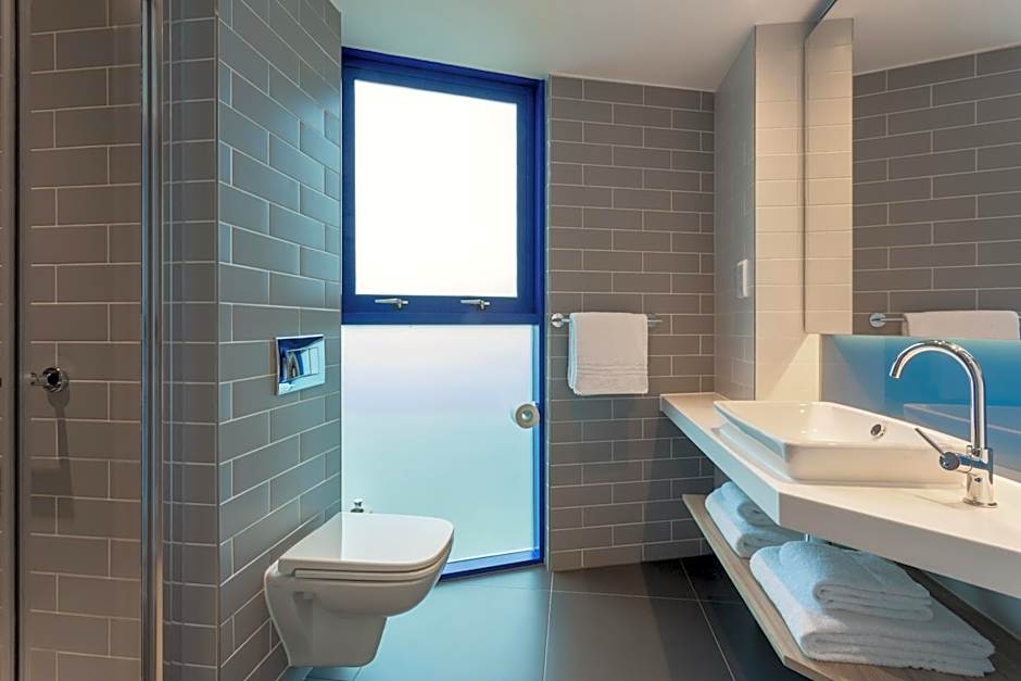 Holiday Inn Express Southampton - M27 J7 By IHG