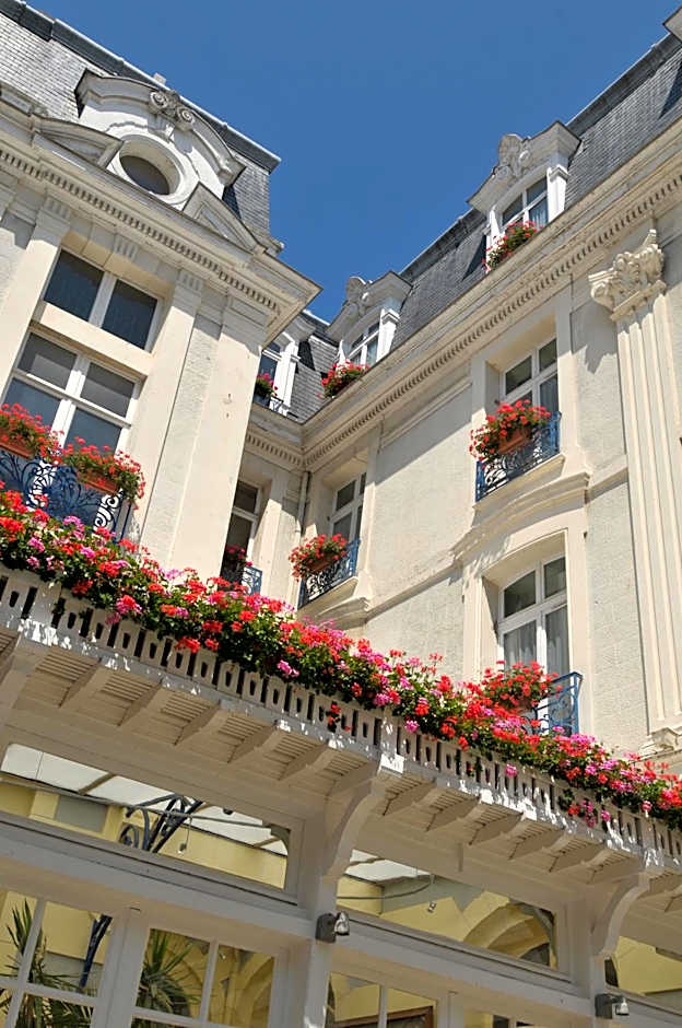 Hôtel de France et Chateaubriand