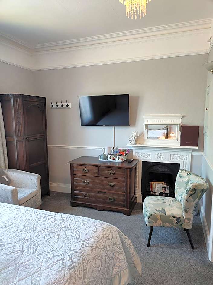 Anton Guest House Bed and Breakfast