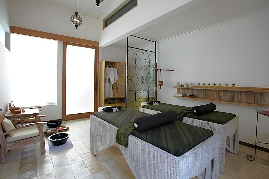 Artemis Villa & Hotel