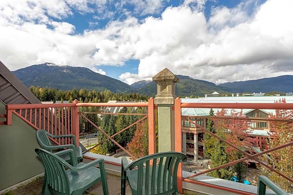 Alpenglow Lodge Junior Penthouse by MVA