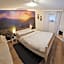 Schönste Lage am Rhein in unmittelbarer Stadtnähe, B & B