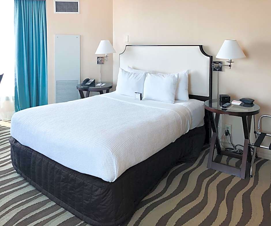 Fort Pontchartrain Detroit, a Wyndham Hotel