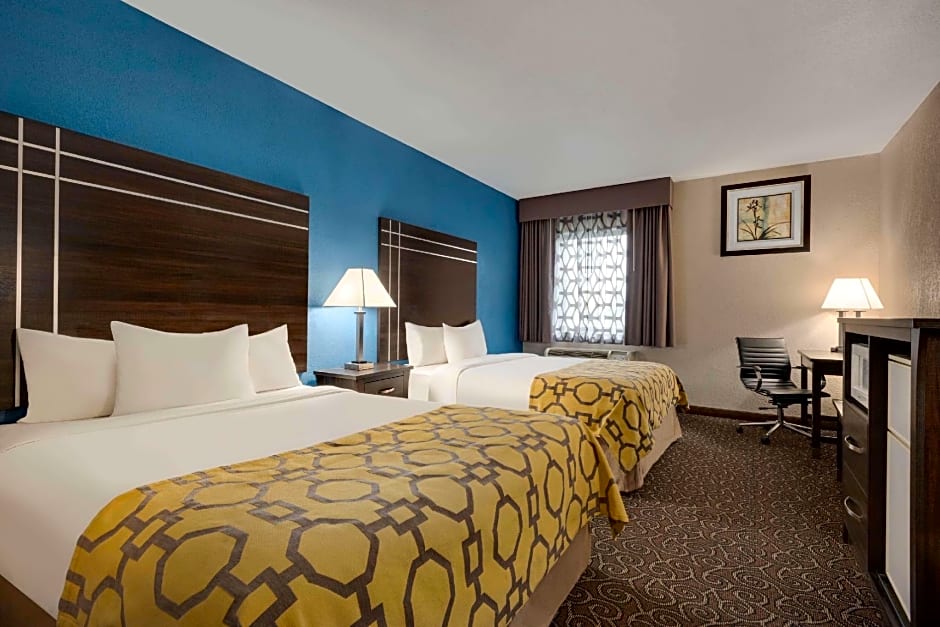 Baymont by Wyndham Muncie Near Ball State University