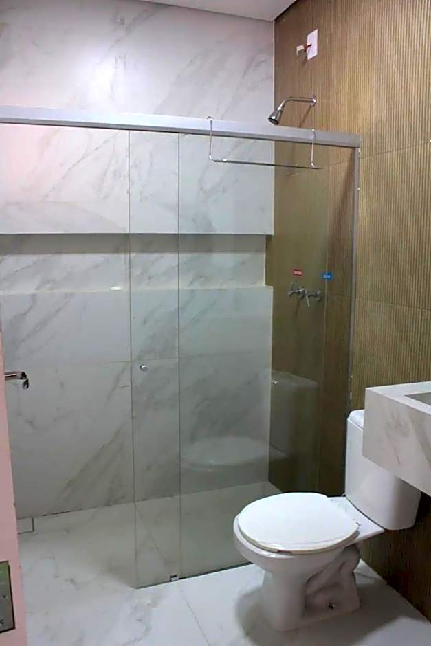 Casa na fazenda inteira ou quartos individuais no Hostel Recanto da Felicidade Paraopeba