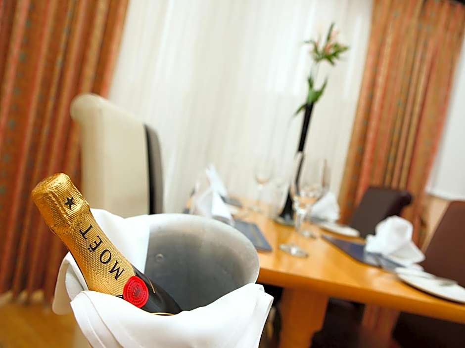 Gatwick Cambridge Hotel