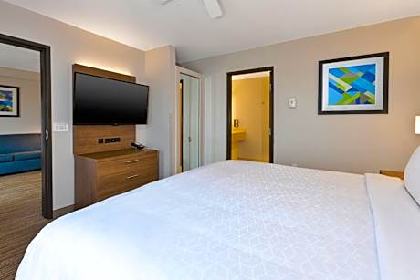 Two-Bedroom Suite with Two King Beds and Jetted Tub