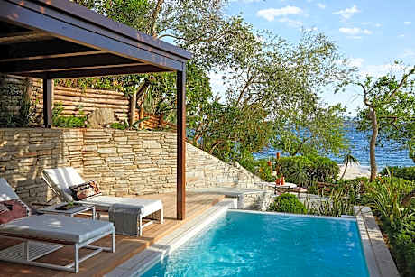 GRAND SUITE SEA FRONT WITH PRIVATE POOL