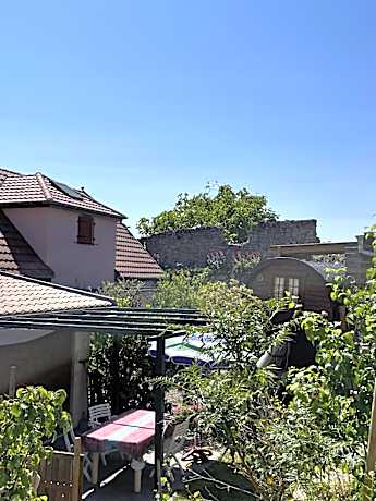 Gîte-L'eden Spacieux Rdc wifi -Terrasse-Design-Salle de Bain amenagée