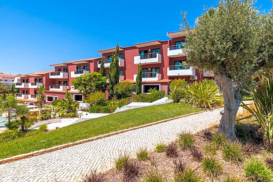 Topazio Vibe Beach Hotel & Apartments