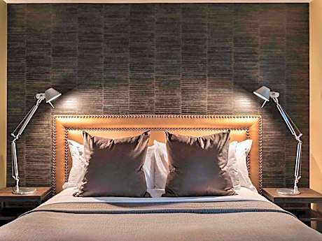 One-Bedroom King Suite with Garden View