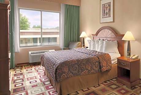 1 King Bed Accessible Room Non-Smoking