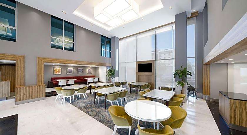 SAS Residence & Hotel, Dhahran - Formerly Radisson Blue